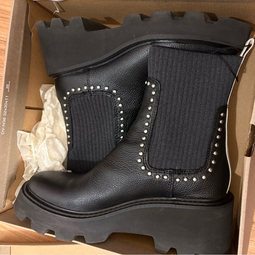 Dolce Vita Hoven Stud H20 Chelsea Boot